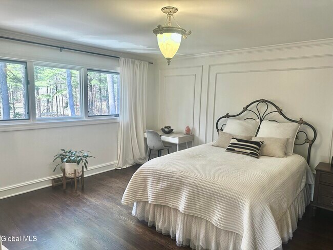 Building Photo - 9 Oakbrook Blvd