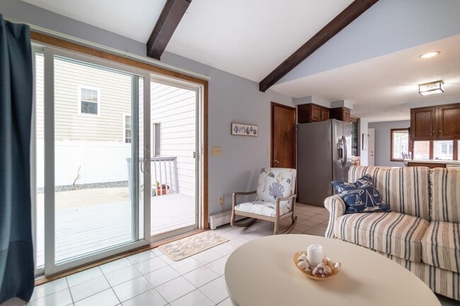 Building Photo - 545 Hudson St