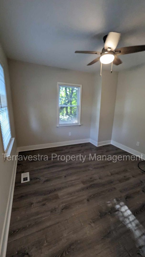Building Photo - Single Family Upper Deerfield 3 Bed