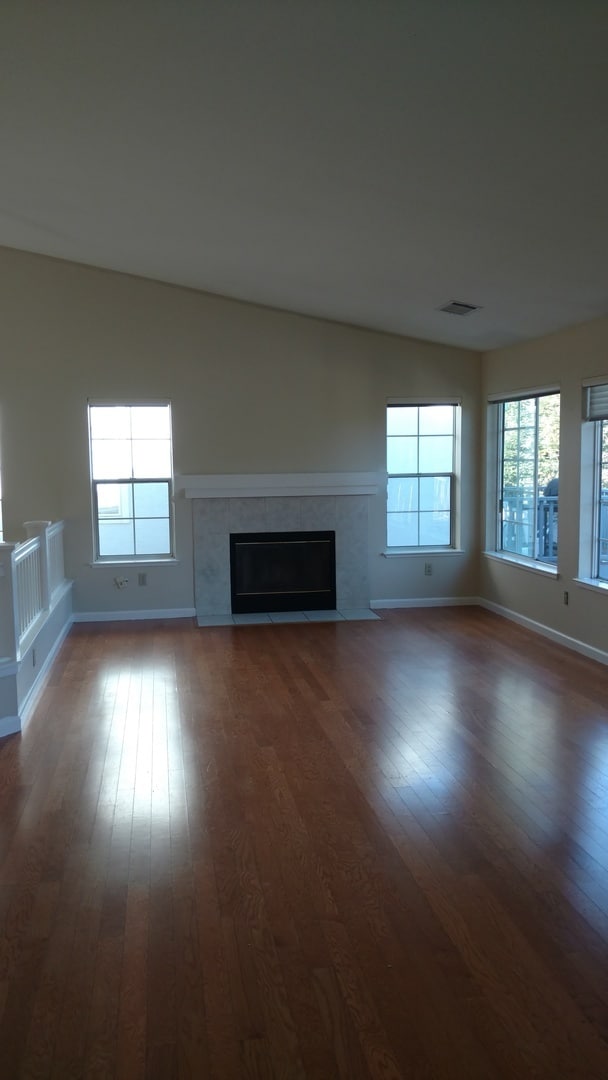 Building Photo - Beautiful House in a Great Neighborhood!