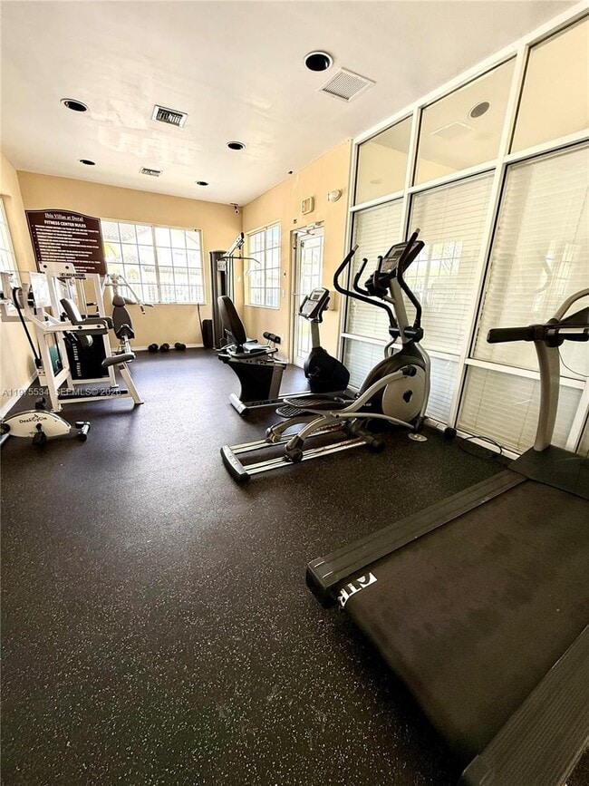 Building Photo - 8851 NW 112th Ave