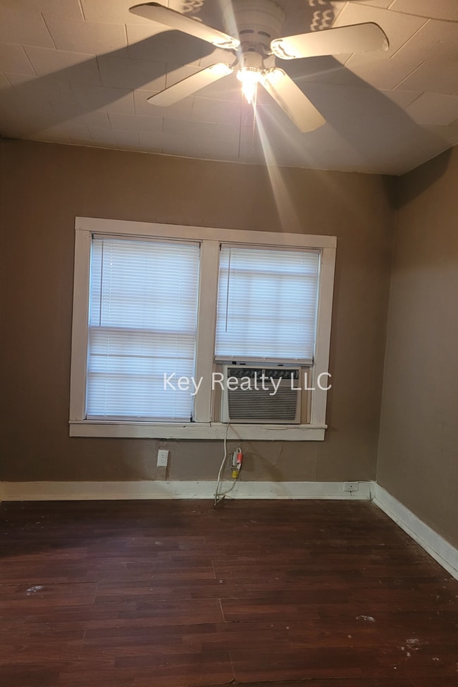 Building Photo - 103 Gordon St