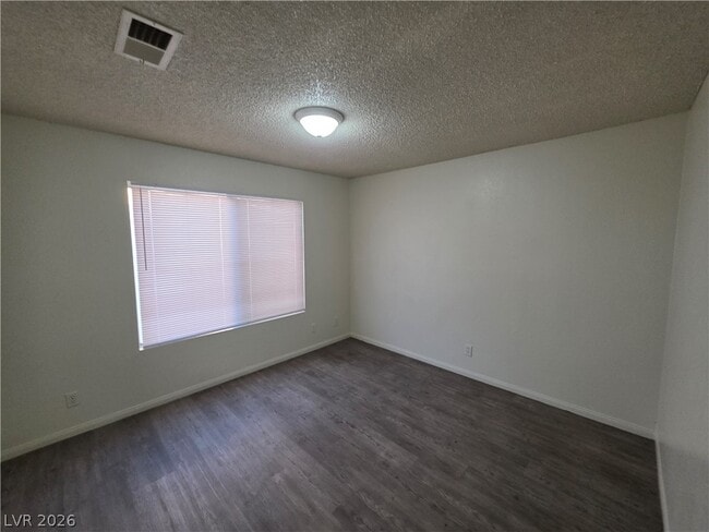 Building Photo - 6561 Avon Ct