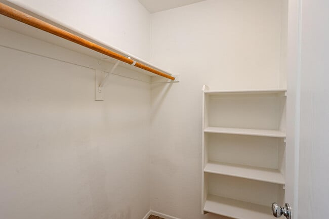 Building Photo - 12039 W Leather Ln