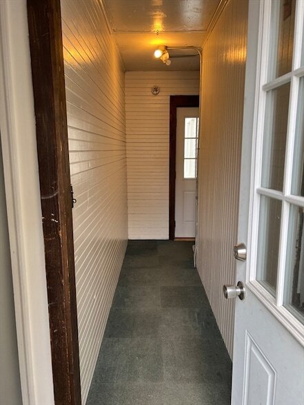 Building Photo - 131 School St