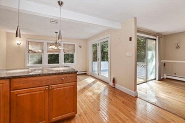 Building Photo - 11A Centre Ln