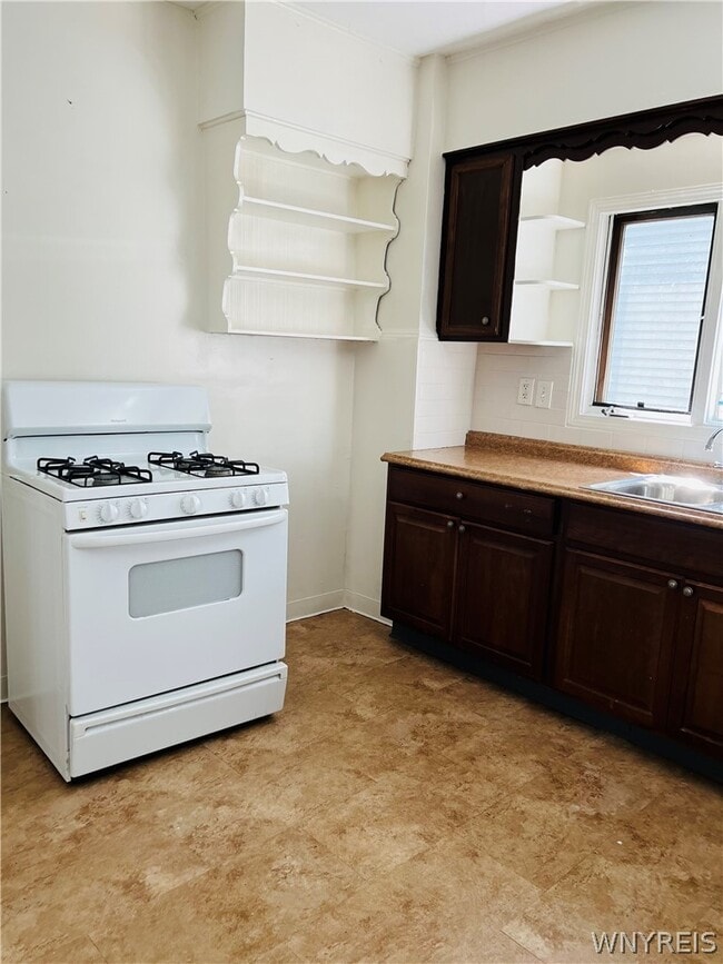 Building Photo - 37 Abbottsford Pl