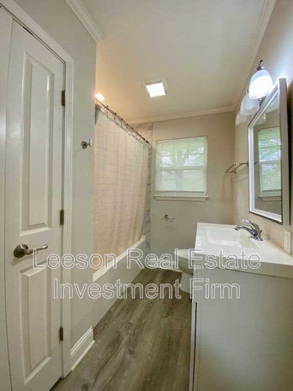 Building Photo - 2721 Fairfield Ave
