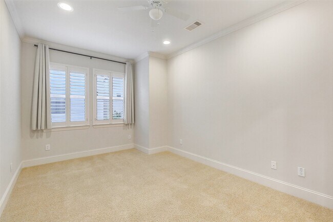 Building Photo - 2301 Park St