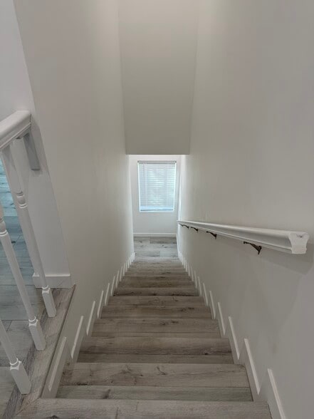 Building Photo - 11616 Balboa Blvd