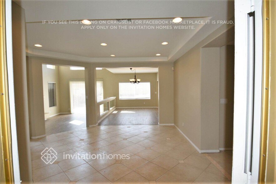 Building Photo - 3821 Cranbrook Hill St