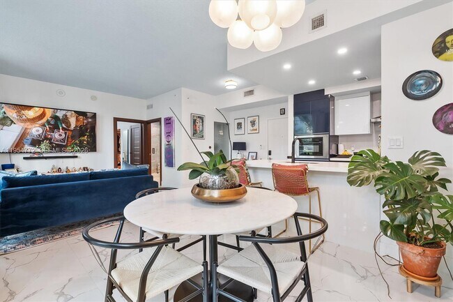 Building Photo - 275 NE 18th St