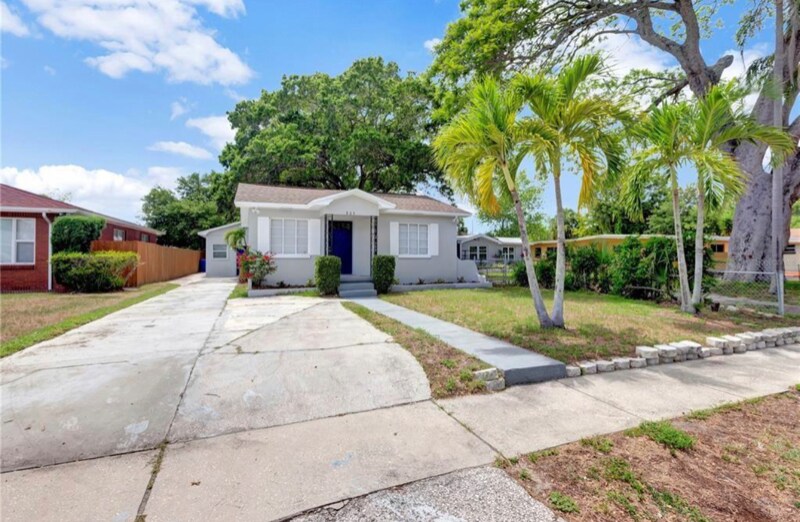 Building Photo - 925 17th St S