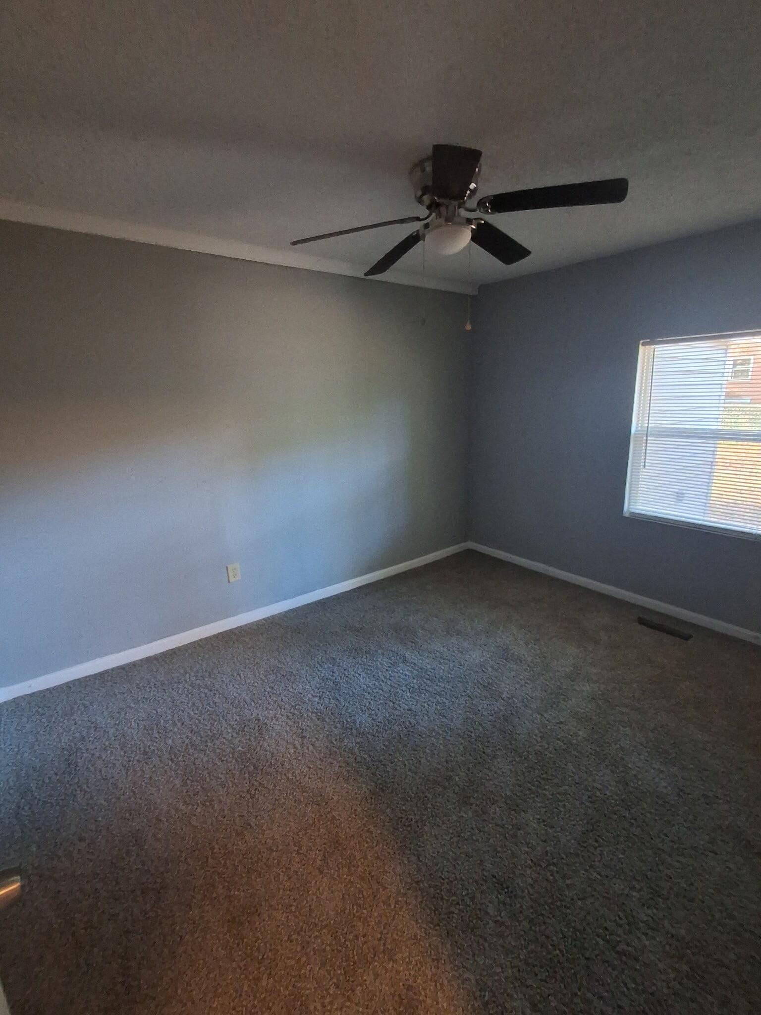 Building Photo - 2541 Huntington Dr