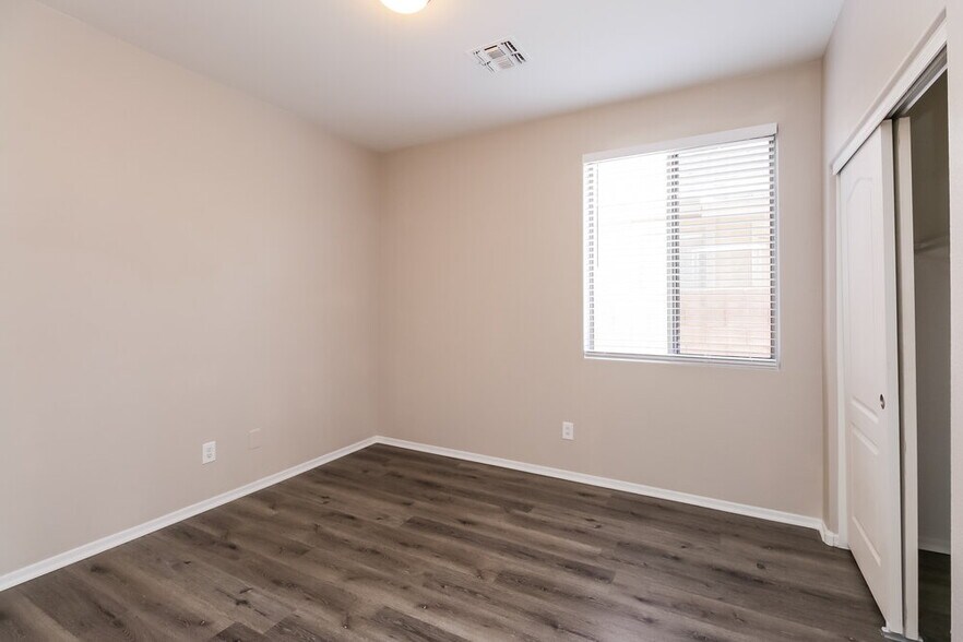 Building Photo - 831 S Nielson Ct