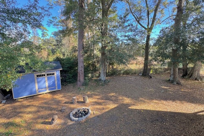 Building Photo - AVAILABLE NOW! (Pet Friendly)