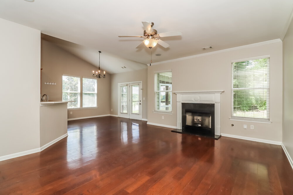 Building Photo - 4550 Black Hills Dr NW
