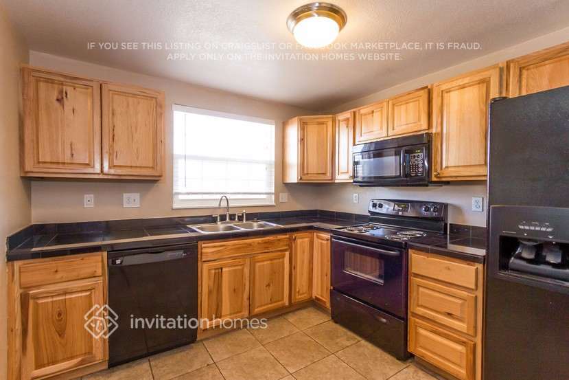 Building Photo - 1497 S Andes Way