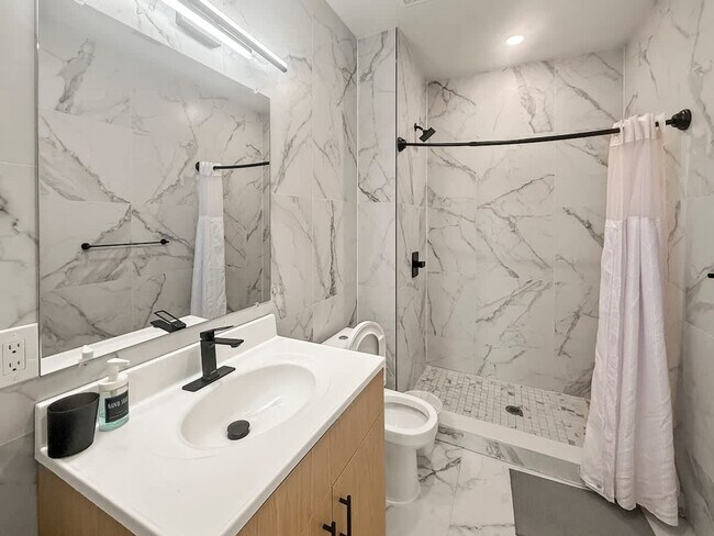 Building Photo - 1247 N 2nd St