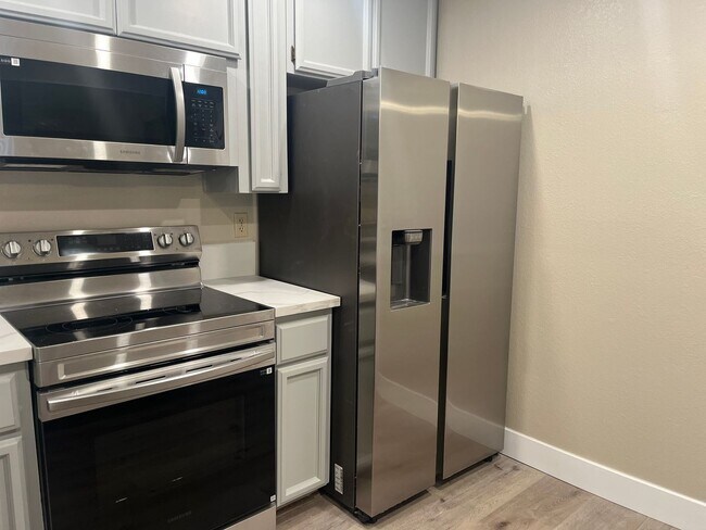 Building Photo - 1720 Kent St