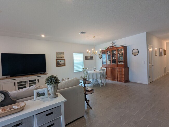 Building Photo - Beautiful newer-construction 4-bedroom, 3-bath home located in Trailhead Landing