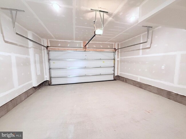 Building Photo - 4803 Jackson Vlg Pkwy