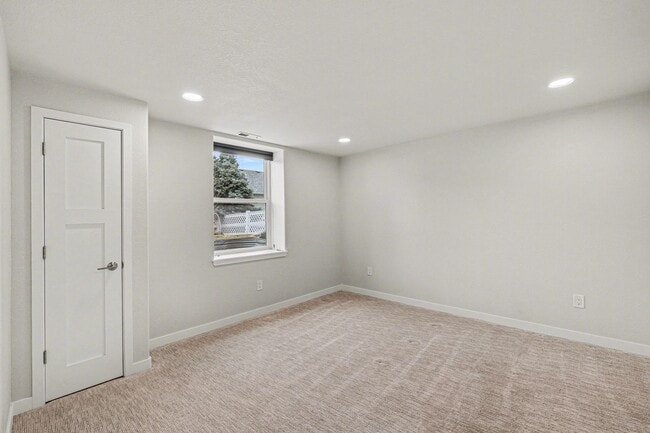 Building Photo - 2250 Marshfield Ln