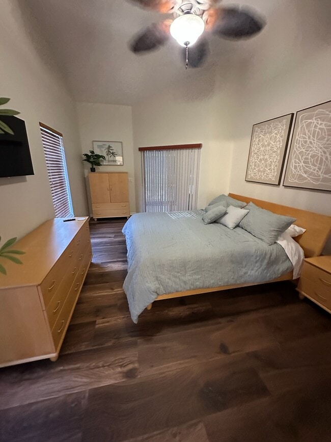 Building Photo - 8960 Huntington Pointe Dr