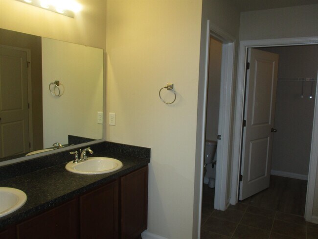 Building Photo - 812 Hayes Point Cir