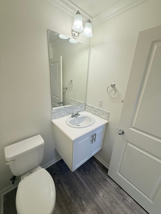Building Photo - Beautiful Lake San Marcos Home - Offered b...