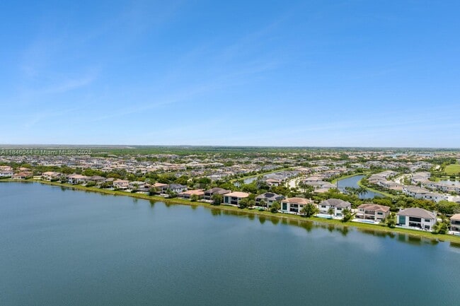 Building Photo - 8545 Watercrest Cir E