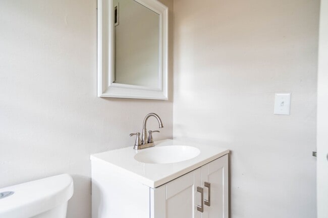 Building Photo - 331 Kendall Pl