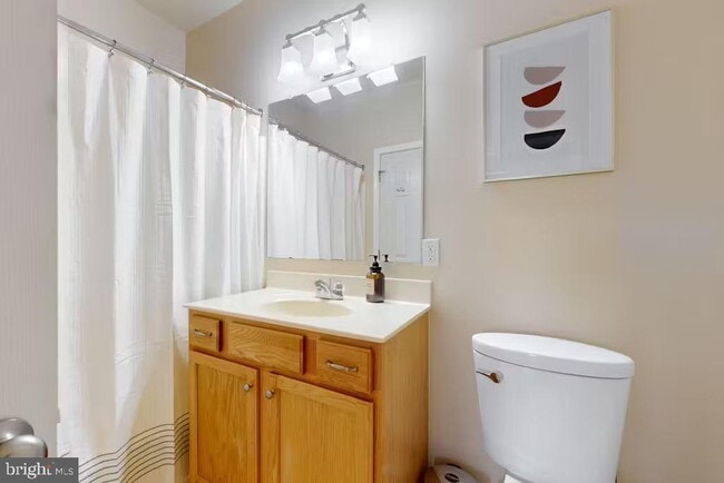 Building Photo - 34670 Villa Cir