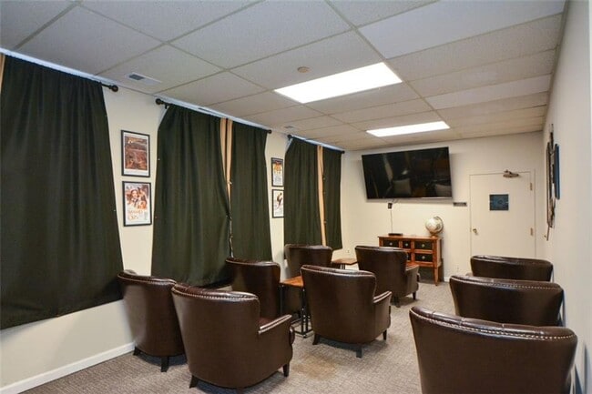 Building Photo - 475 Mount Vernon Hwy NE