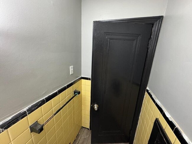 Building Photo - 15375 Prevost St