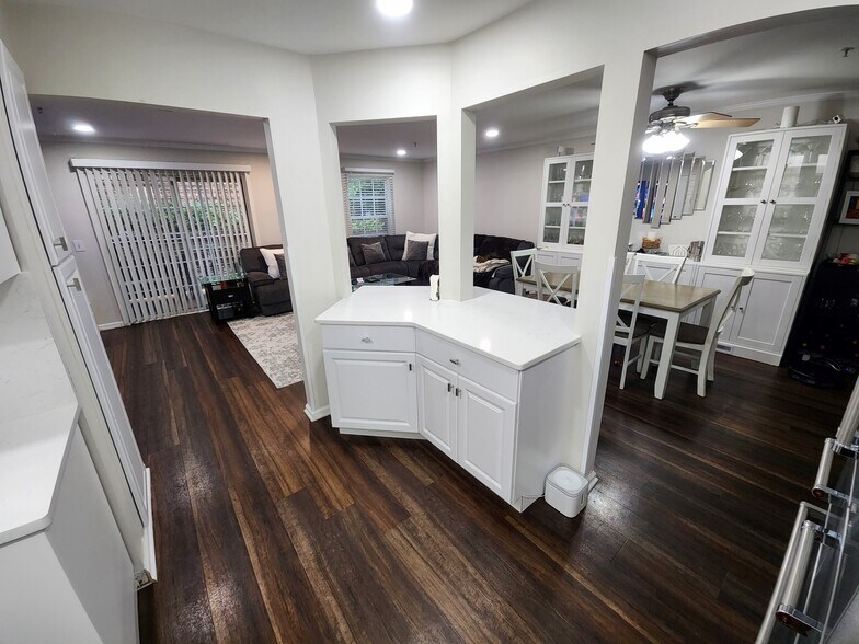 Open Concept Living 3 - 44 Ridgedale Ave