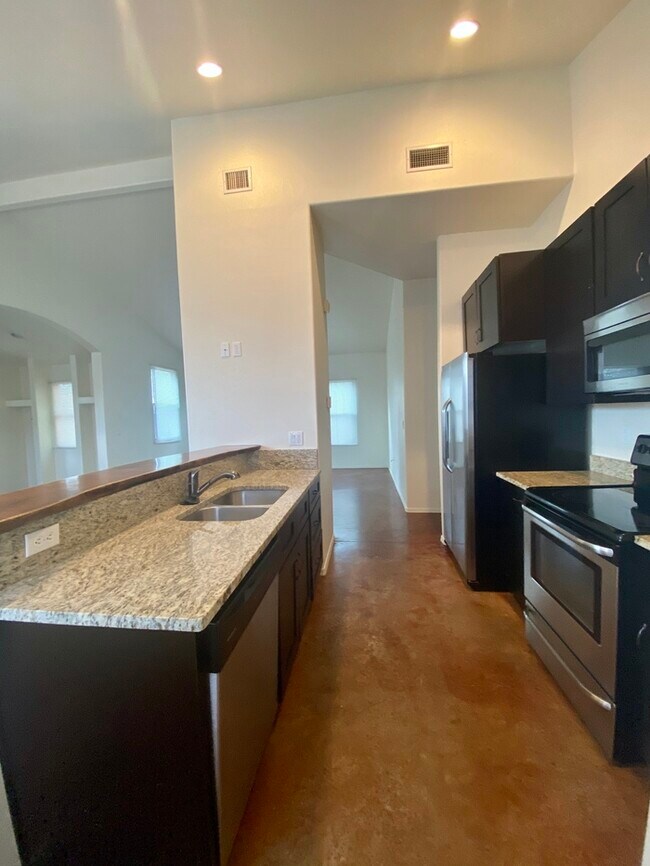 Building Photo - FOR RENT / Pre-Leasing