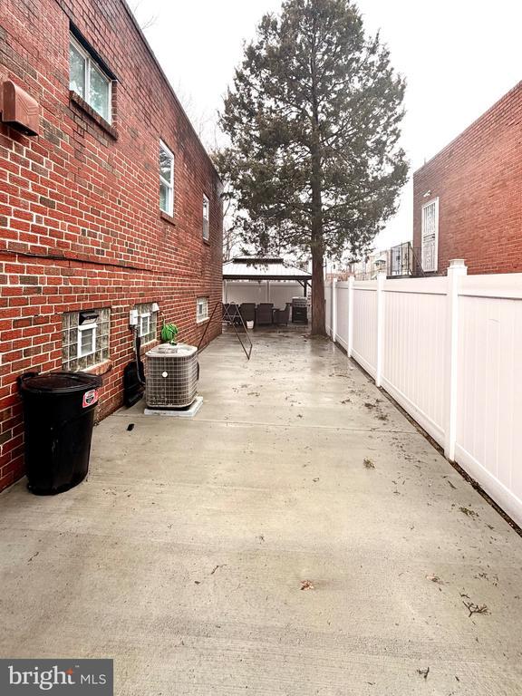 Building Photo - 4308 McMenamy St