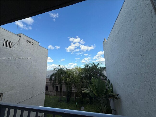 Building Photo - 10900 SW 104th St