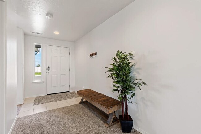 Building Photo - 347 S 10th Ave