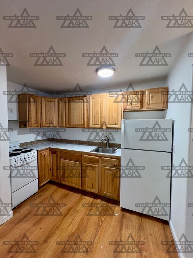 Building Photo - West Fifth Avenue