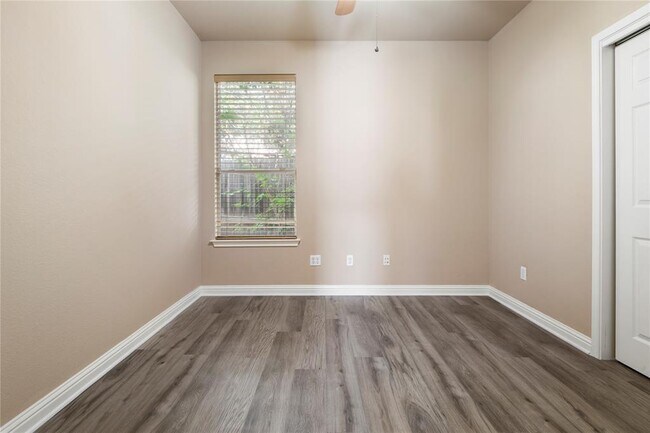 Building Photo - 1709 Greenside Trail