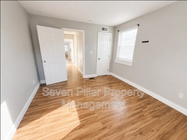 Building Photo - 1048 Republic Ave