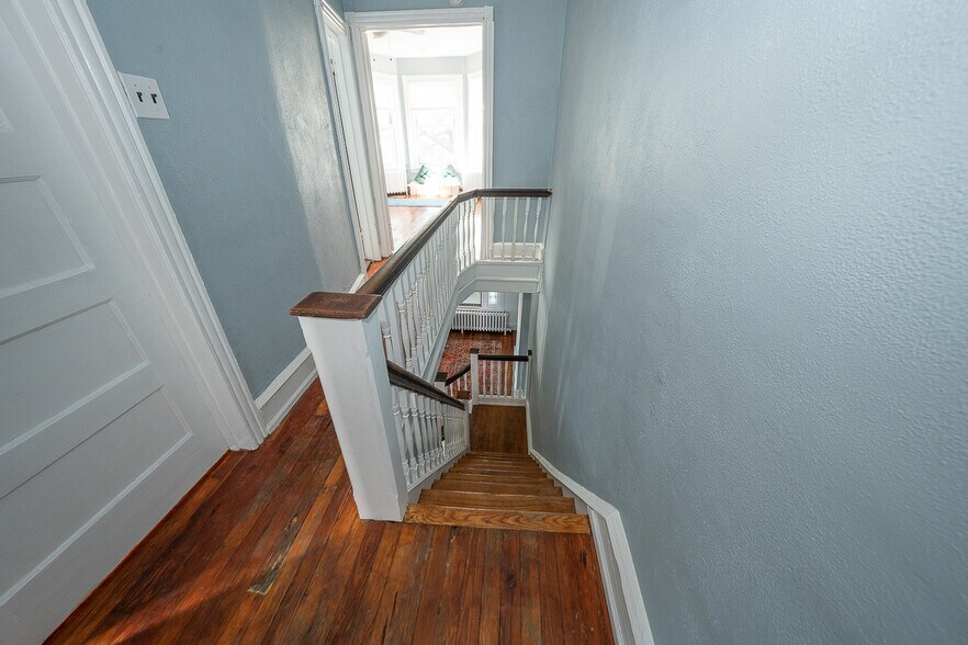 Building Photo - 5116 Cedar Ave