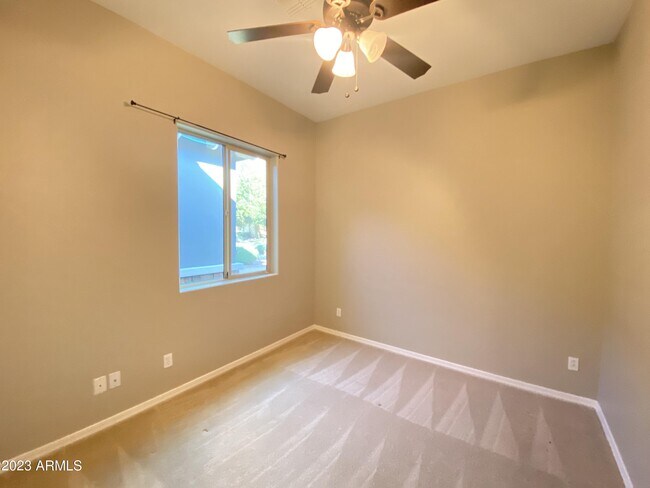 Building Photo - 20841 W Eastview Way