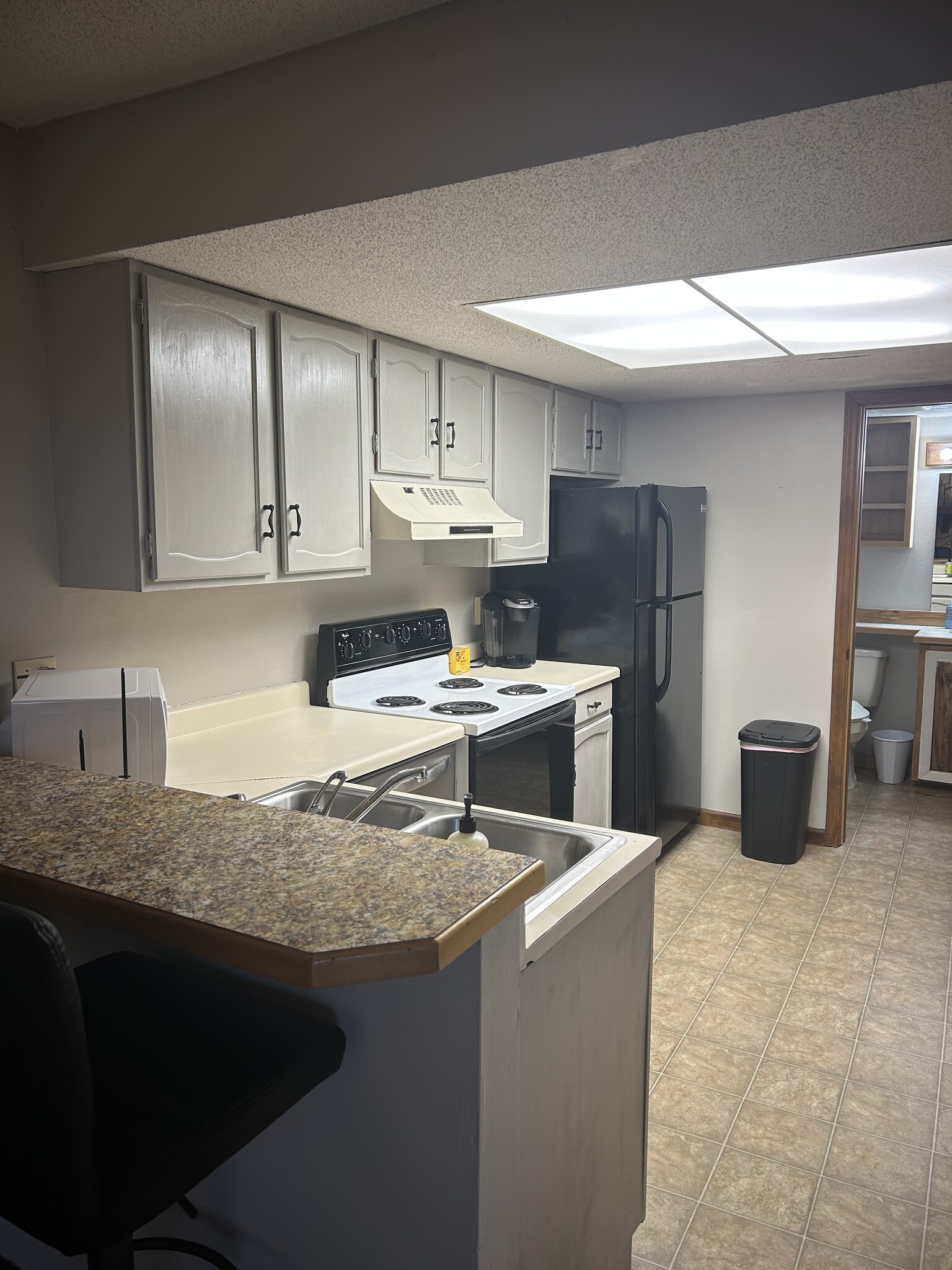 Building Photo - 164-311 Hanging Rock Villas