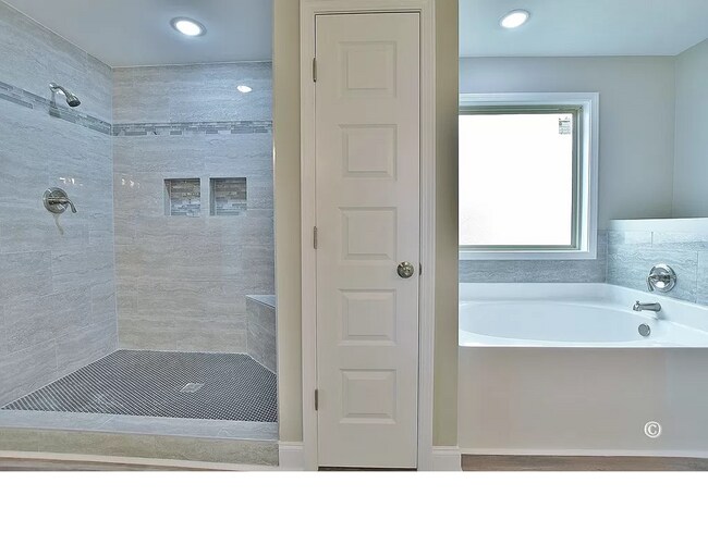Building Photo - Coming soon - July Move In Date