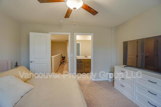 Building Photo - 7120 NE 153rd Pl
