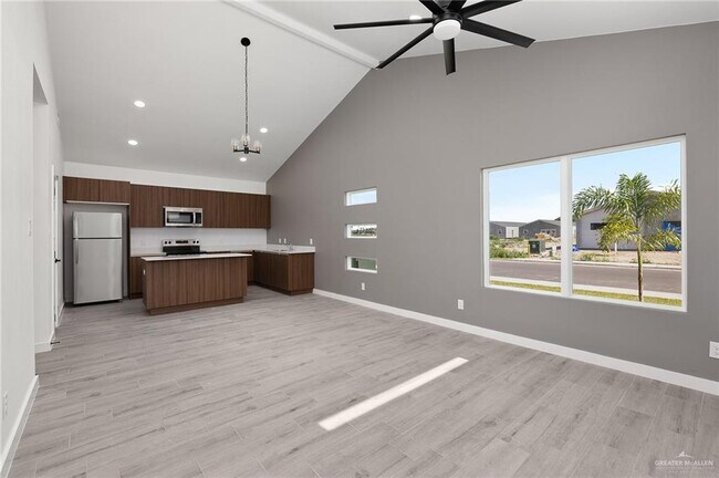 Building Photo - 2609 Mockingbird Rd