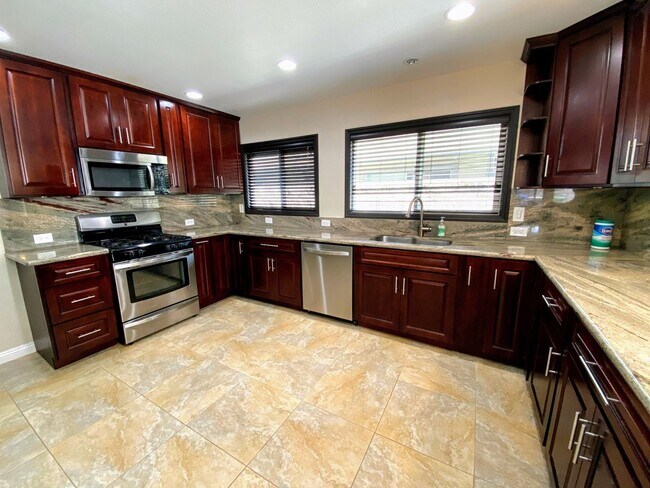 Building Photo - 341YOS